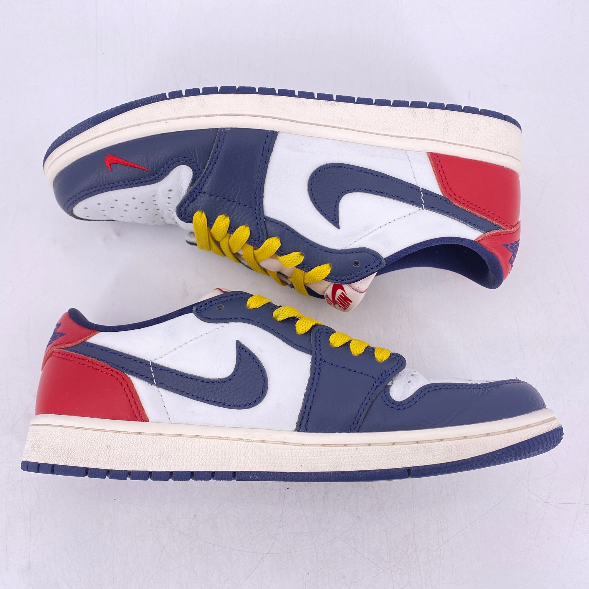 nike air wildwood including a nubuck sandals shoes