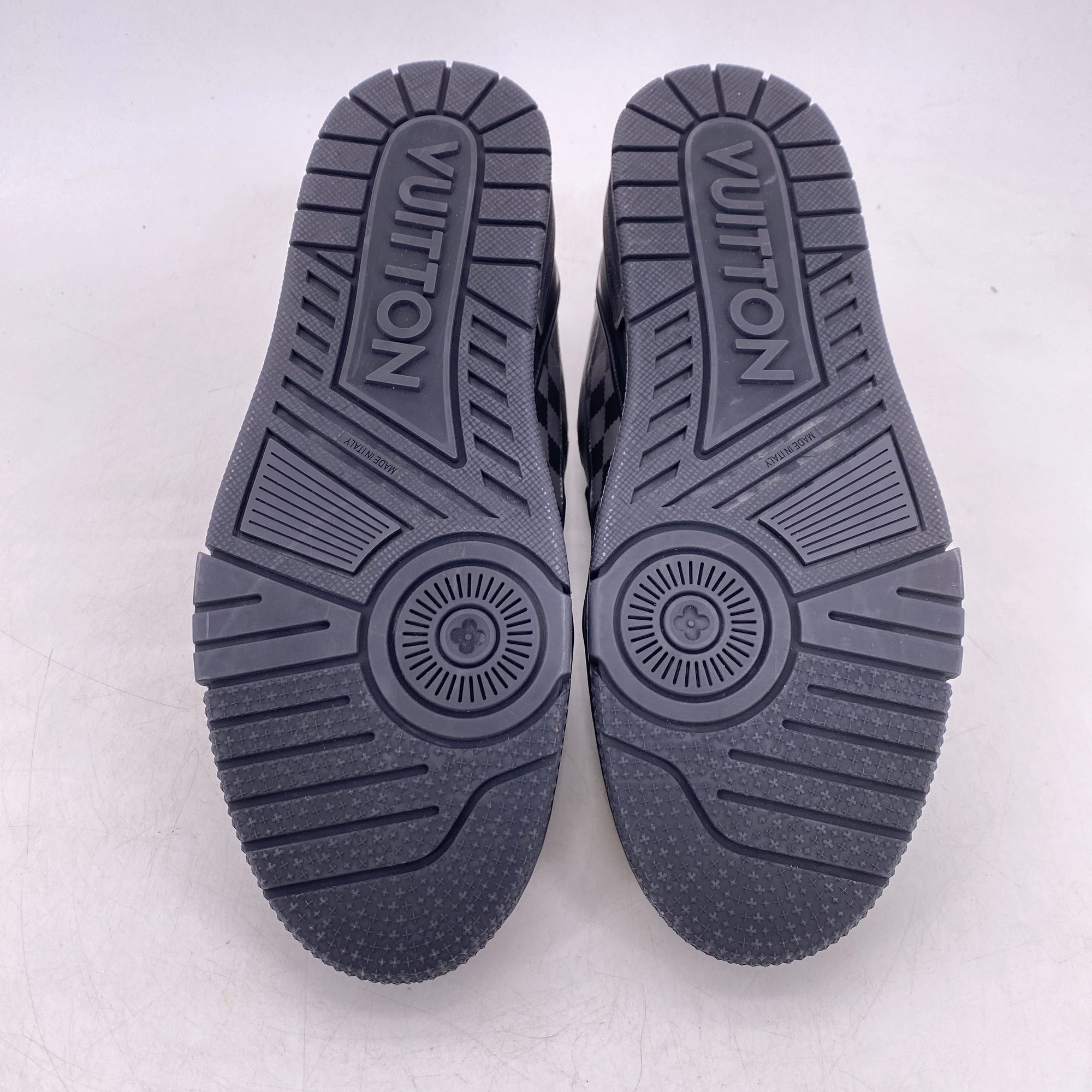 Louis Vuitton Trainer &quot;Black Damier&quot; 2022 Used Size 9LV