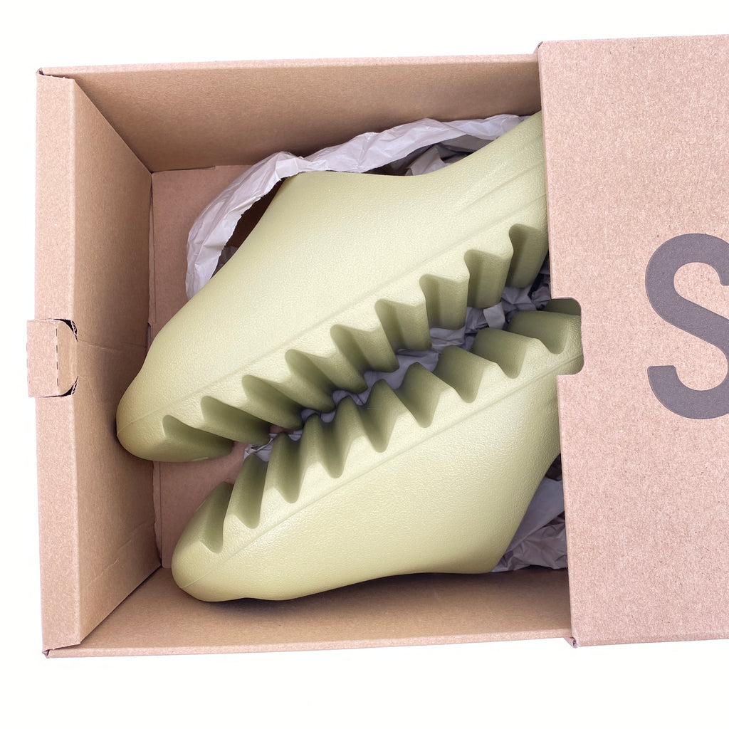 Yeezy Slide "Resin" 2022 New Size 9
