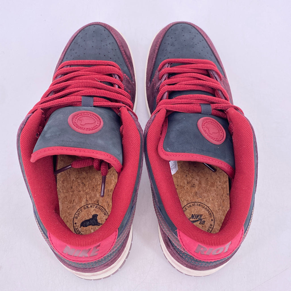 Nike SB Dunk Low Pro "Riot Skateshop" 2025 Used Size 9