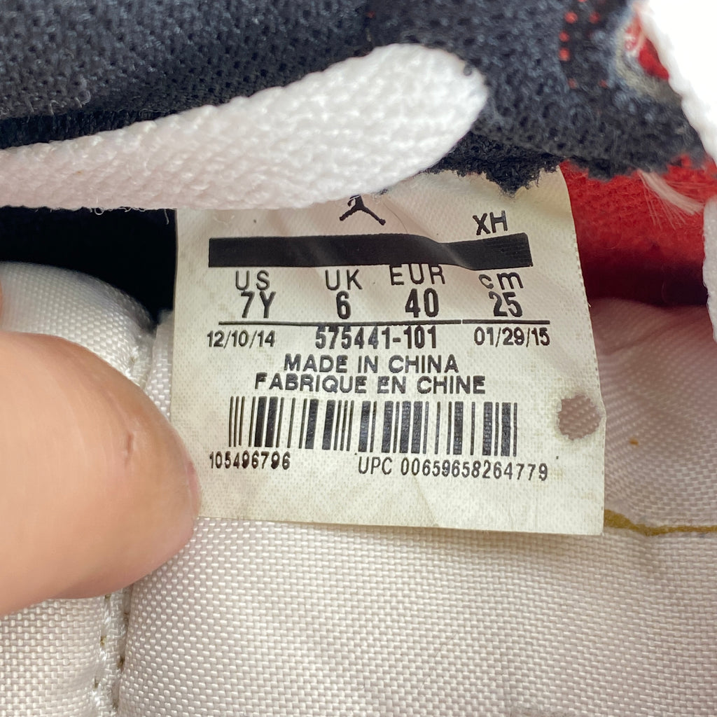 Air Jordan (GS) 1 Retro High "Chicago" 2015 Used Size 7Y