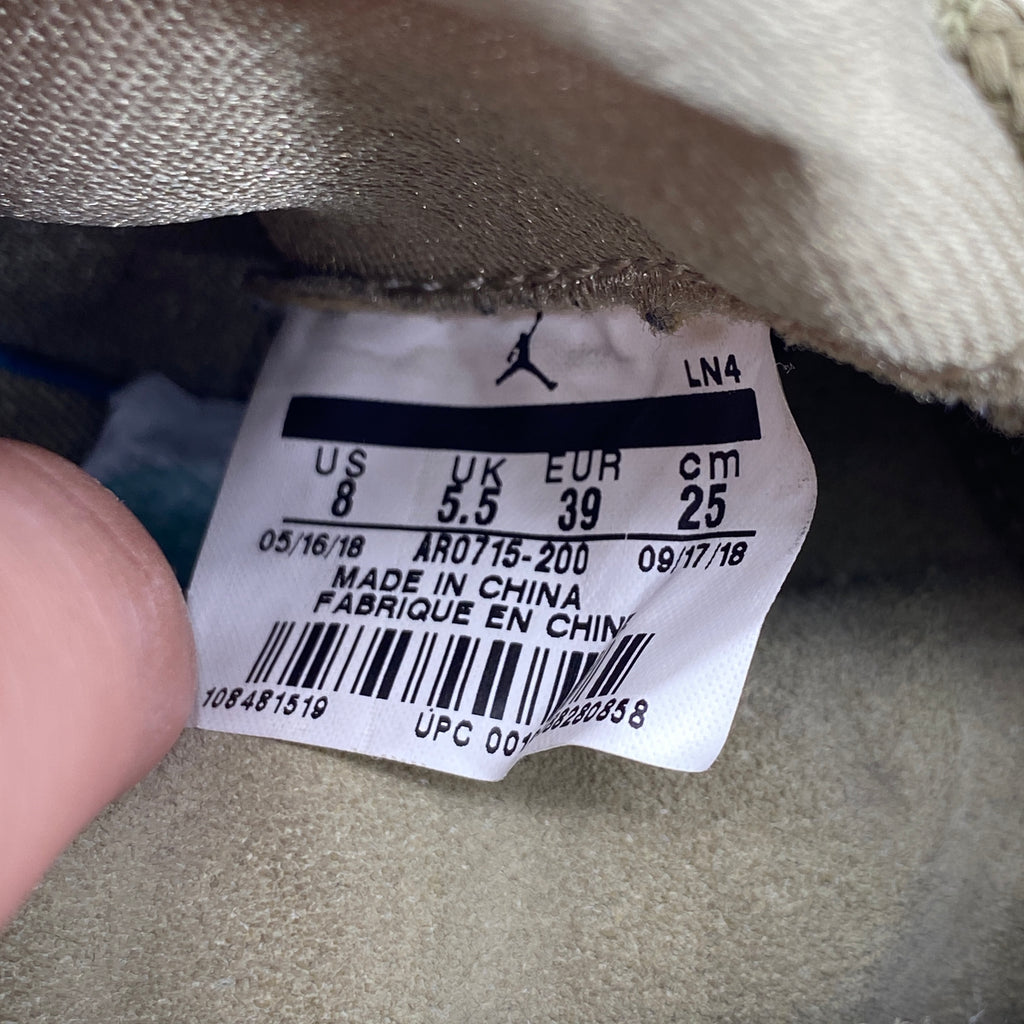 Air Jordan (W) 11 Retro "Neutral Olive" 2018 Used Size 8W