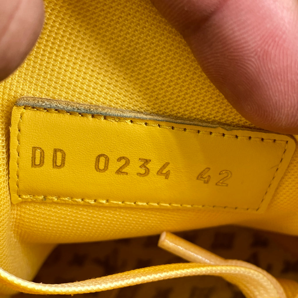 Louis Vuitton Trainer "Yellow"  Used Size 42