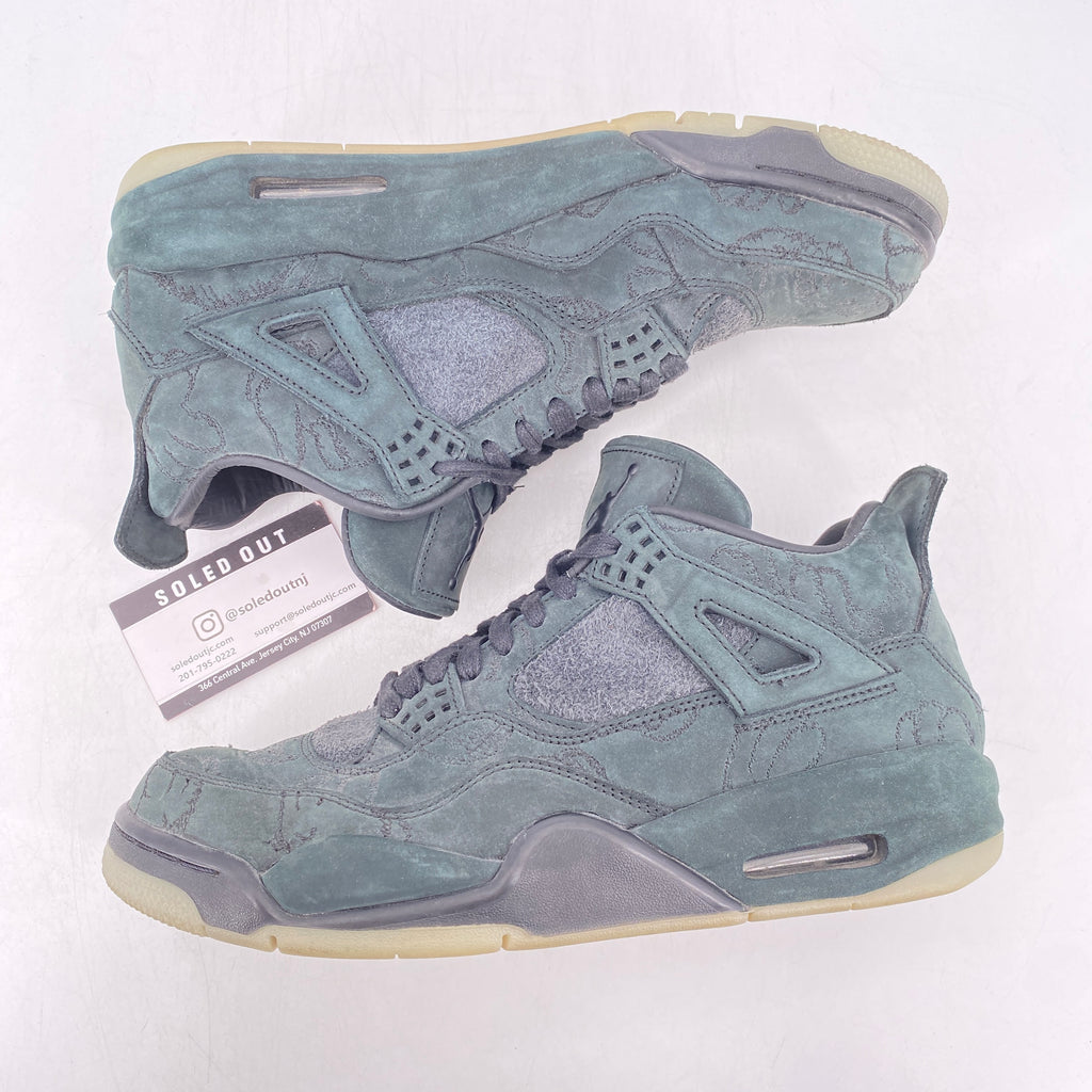 Air Jordan 4 Retro "Kaws Black" 2017 Used Size 9.5