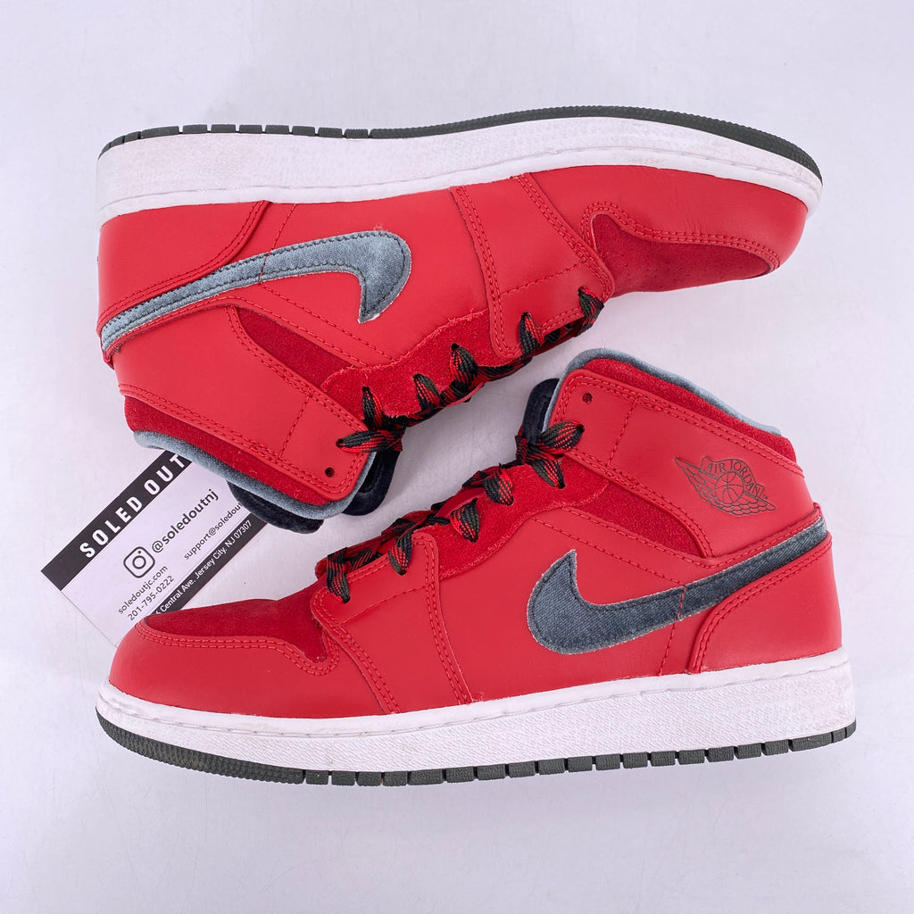 Air Jordan (BG) 1 Mid "Varsity Red" 2013 Used Size 6.5Y