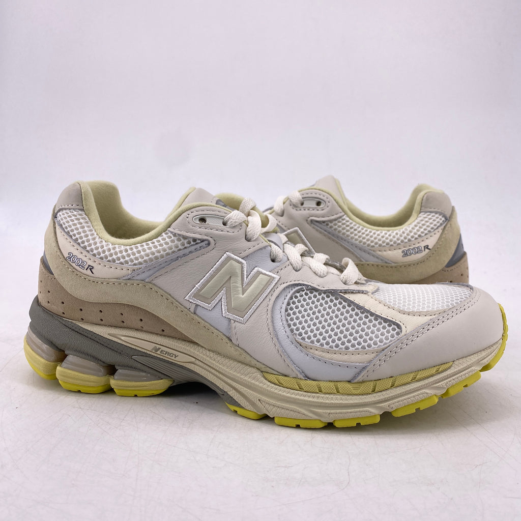 New Balance 2002R "Aura Lee White" 2022 Used Size 7.5