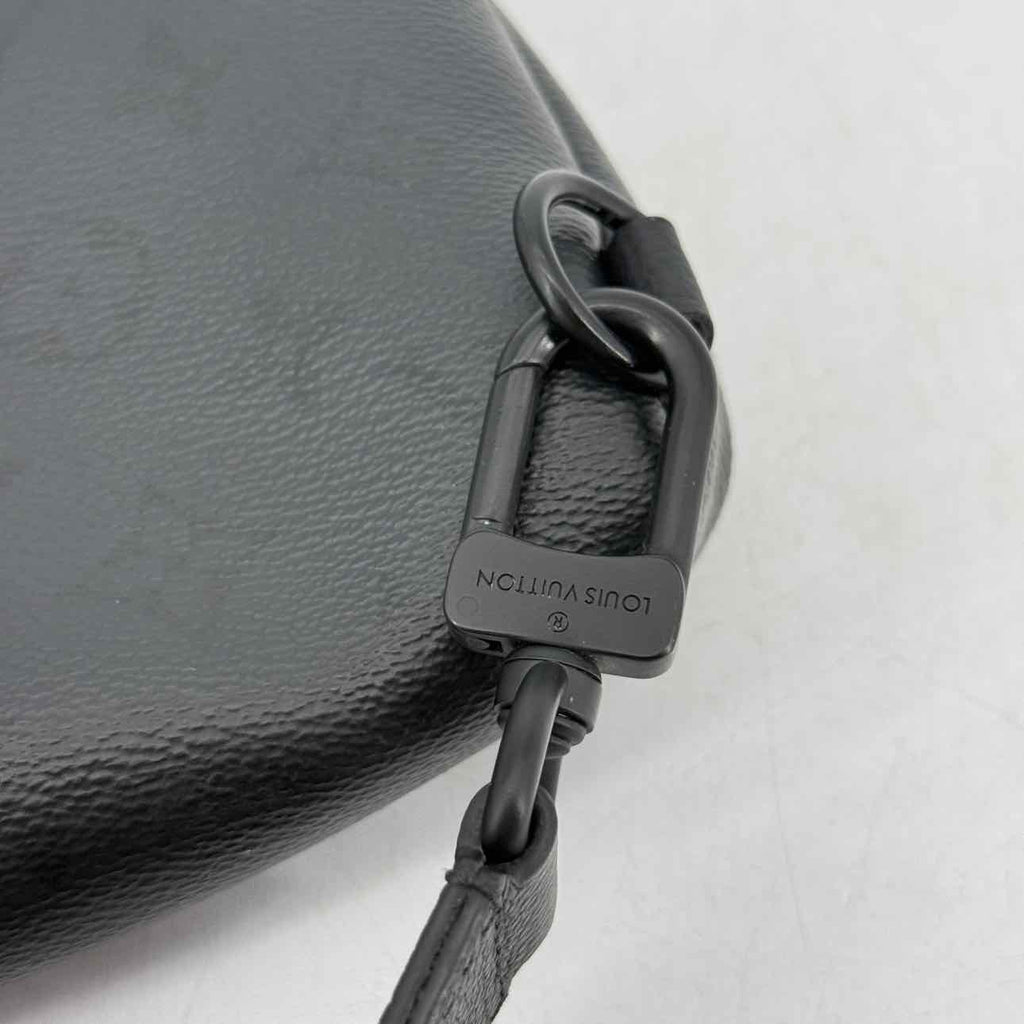 Louis Vuitton Crossbody "DUO" Used Black Size OS