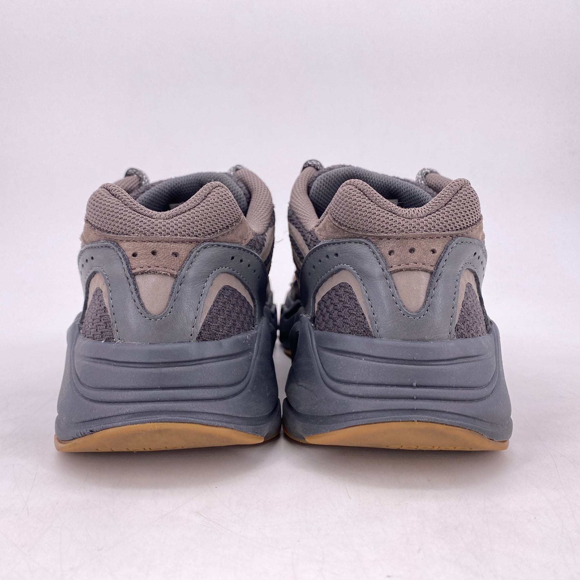 Yeezy 700 v2 &quot;Geode&quot; 2019 Used Size 8.5