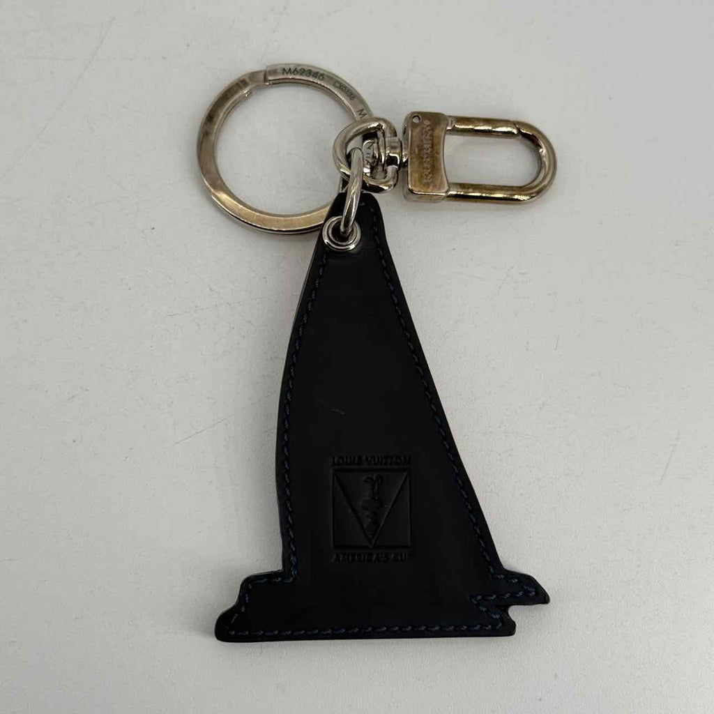 Louis Vuitton Keychain "BOAT" Used Red