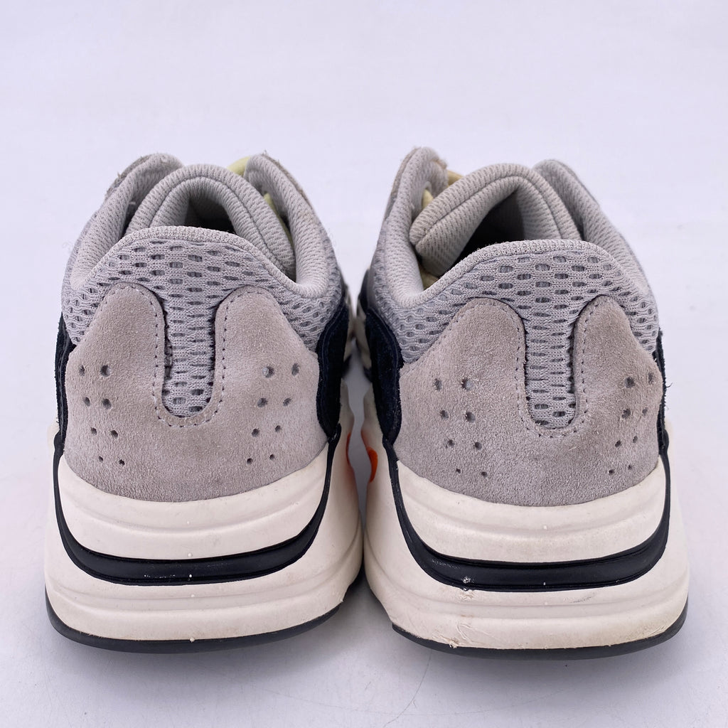 Yeezy 700 "Waverunner" 2018 Used Size 7.5