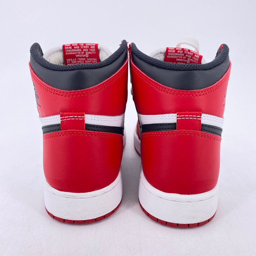 Air Jordan (GS) 1 Retro High "Chicago" 2015 Used Size 4Y