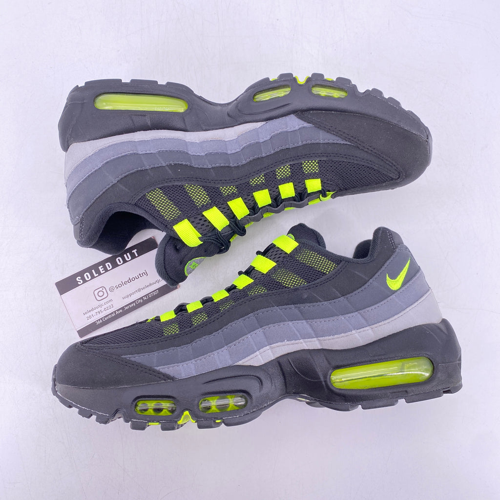 Nike Air Max 95 "Black Neon" 2023 Used Size 8.5