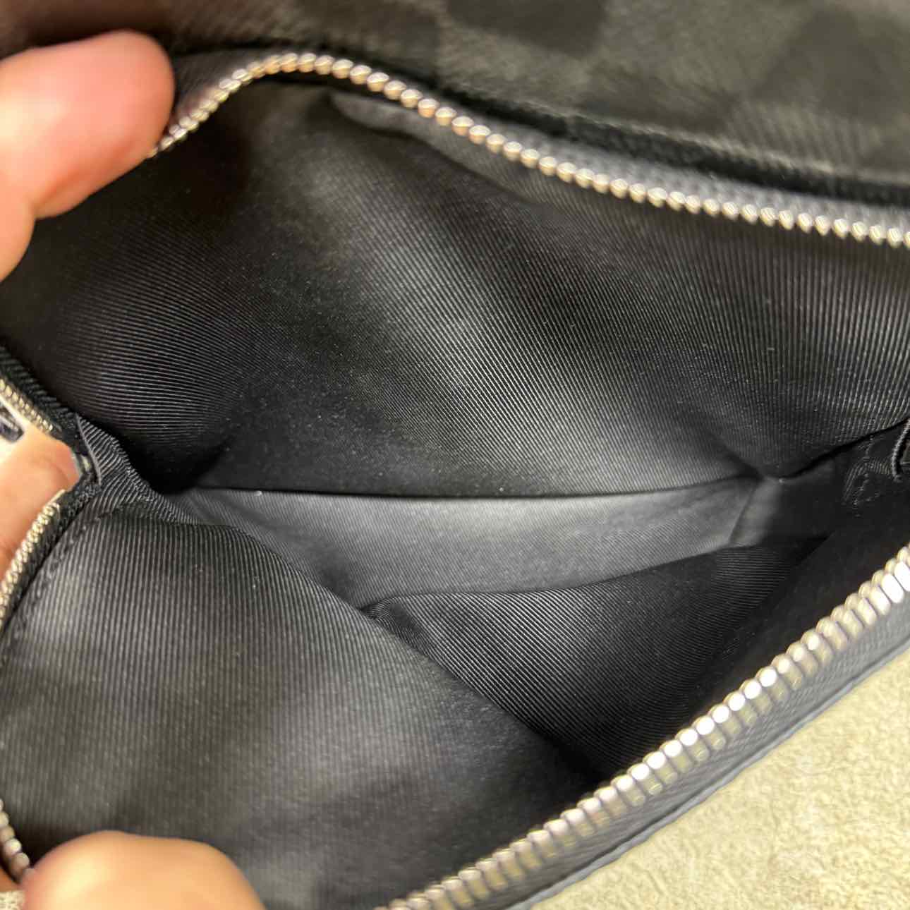 Louis Vuitton SLING BAG &quot;AVENUE&quot; New Black