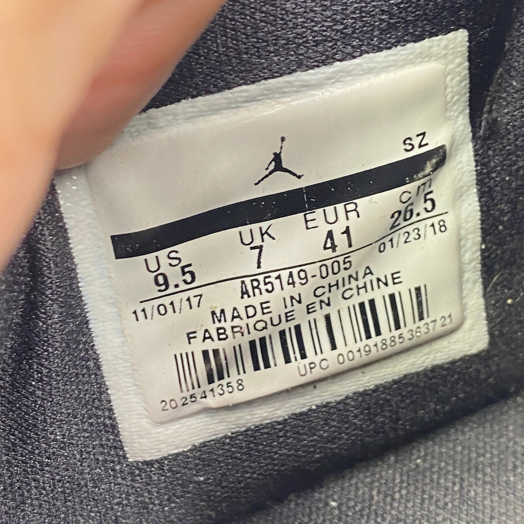 Air Jordan (W) 11 Retro Low "Think 16" 2018 Used Size 9.5W