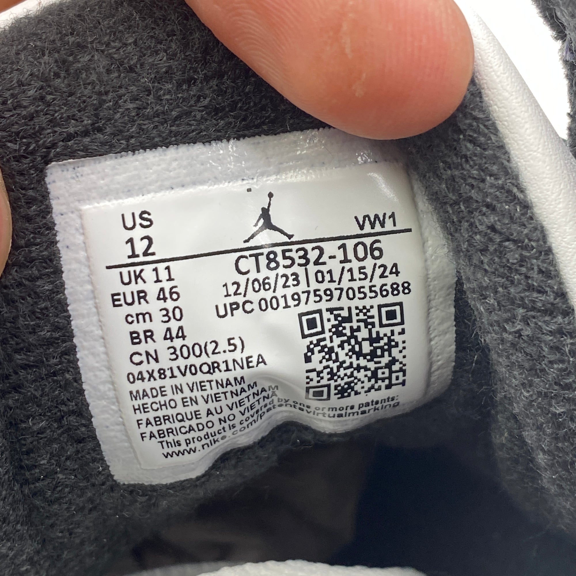 Nike Running Trail Flex Beige shorts