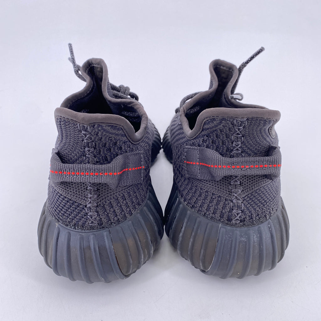 Yeezy 350 v2 "Black Non-Reflective" 2019 Used Size 9.5