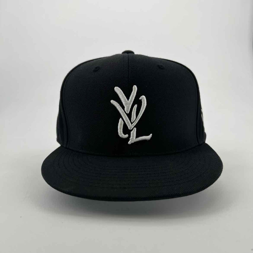 YVL Fitted Hat "WHITE BLACK" Used Size 8