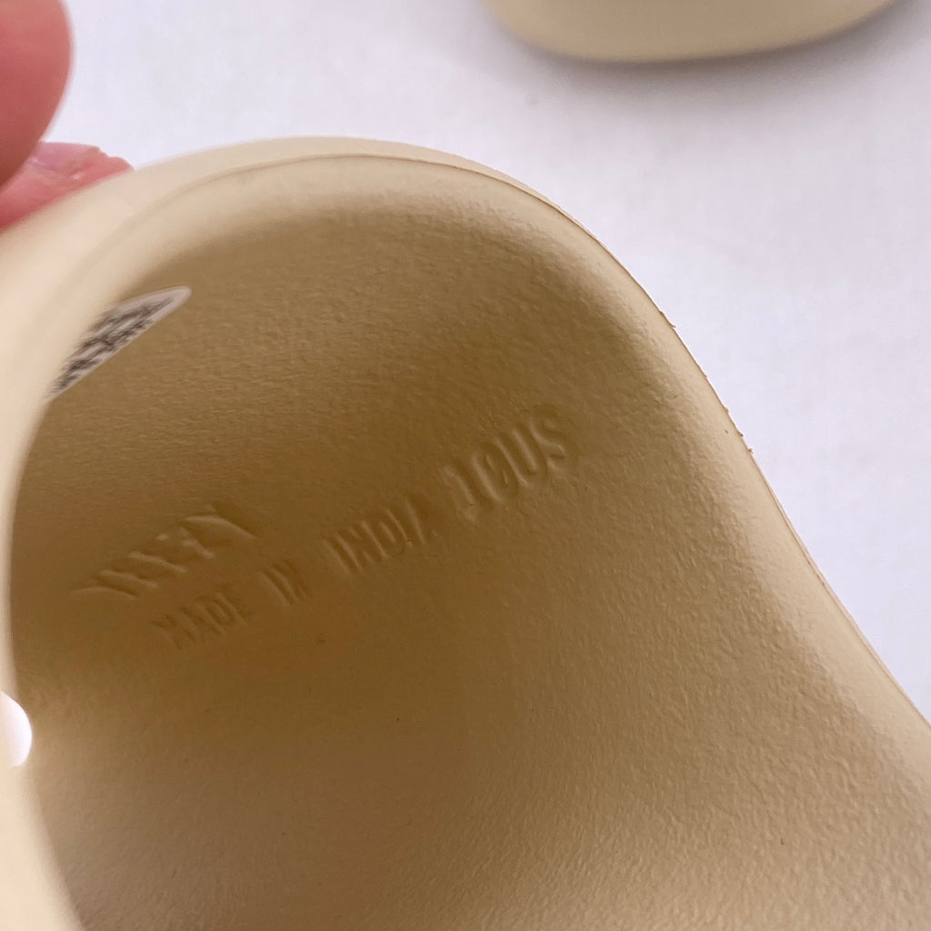 Yeezy Slide "Bone" 2022 New Size 10