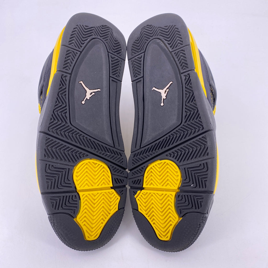 Air Jordan 4 Retro "Thunder" 2023 Used Size 8.5