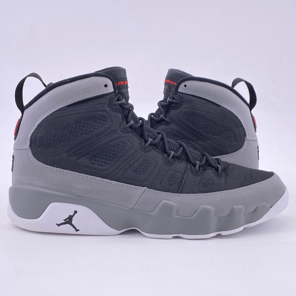 Air Jordan 9 Retro "Particle Grey" 2022 Used Size 11.5