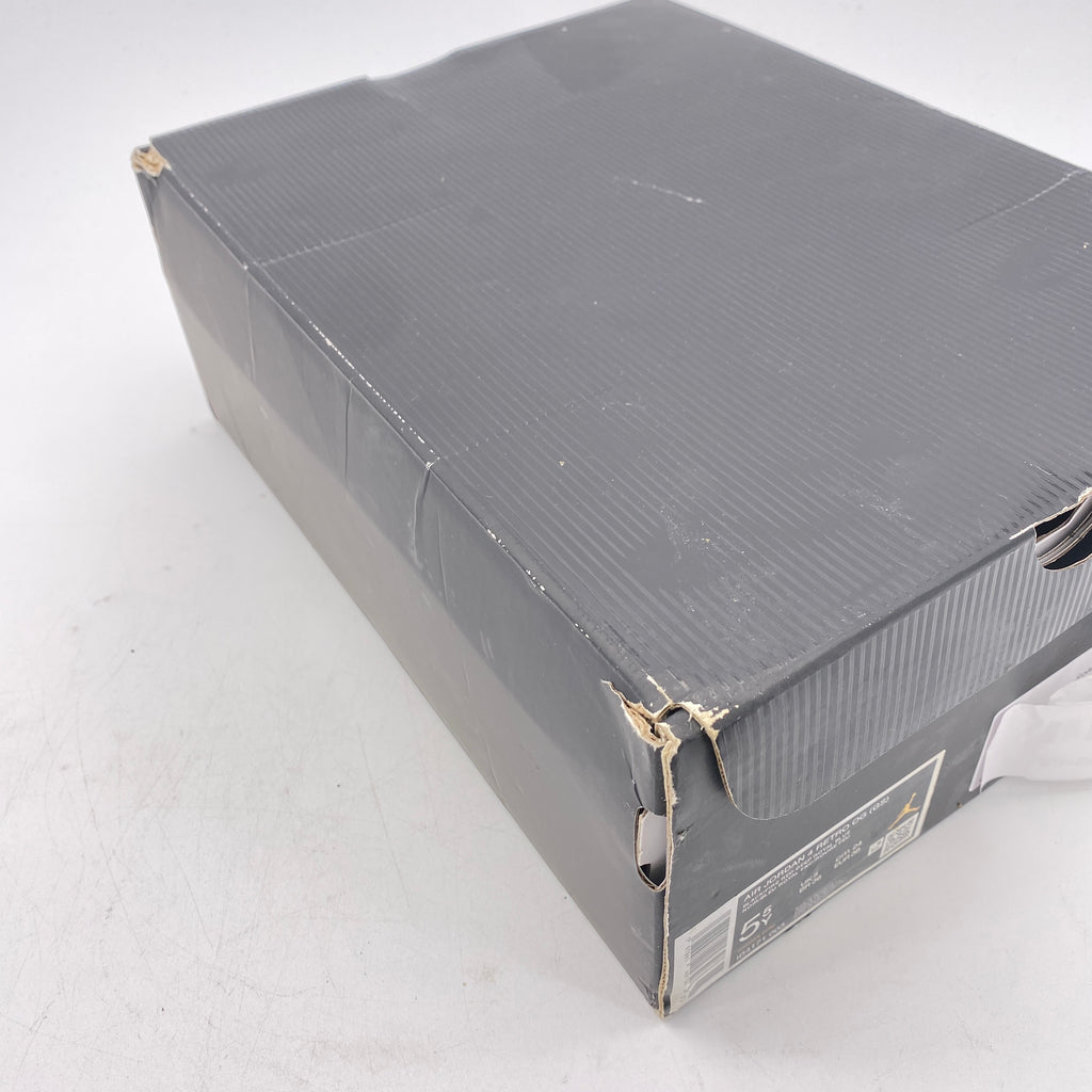 Air Jordan (GS) 4 Retro "Rare Air" 2025 Used Size 5.5Y