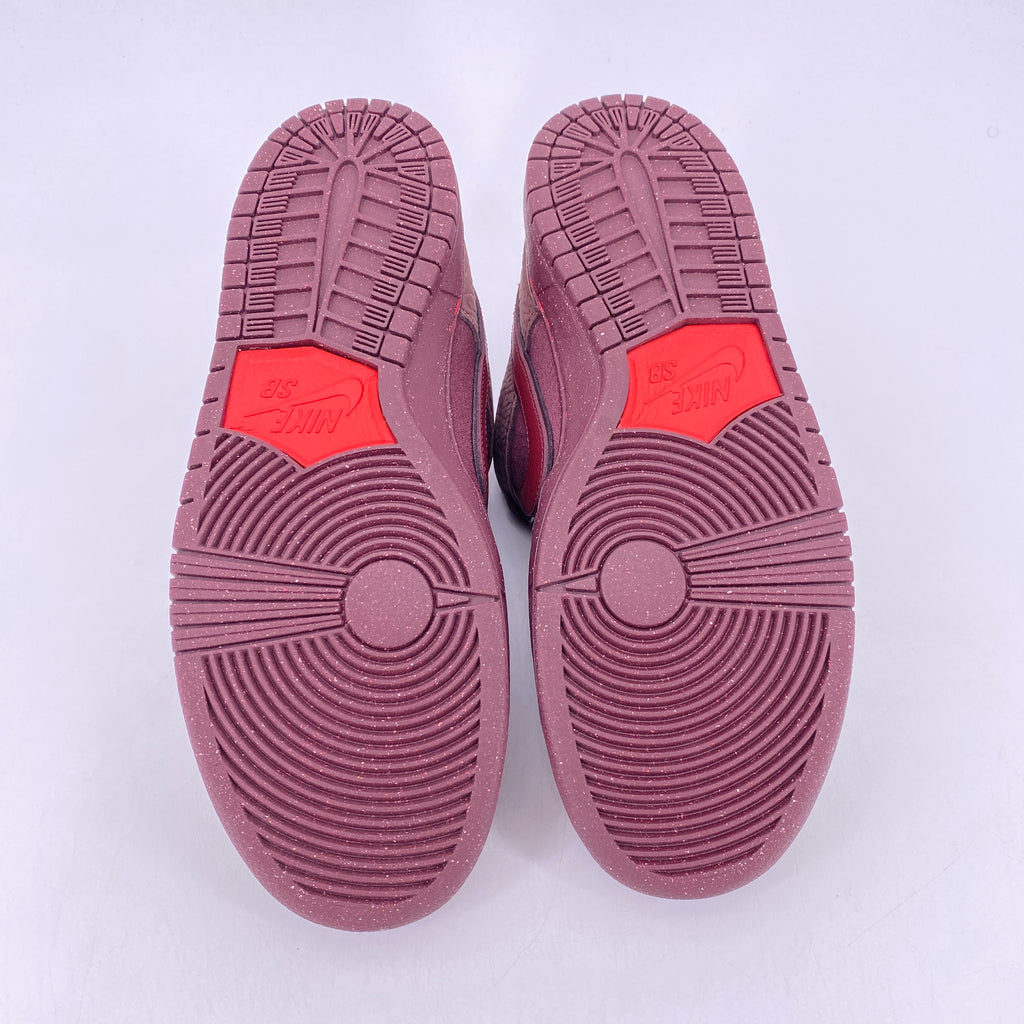 Nike SB Dunk Low "City Of Love Burgundy Crush" 2024 Used Size 11.5