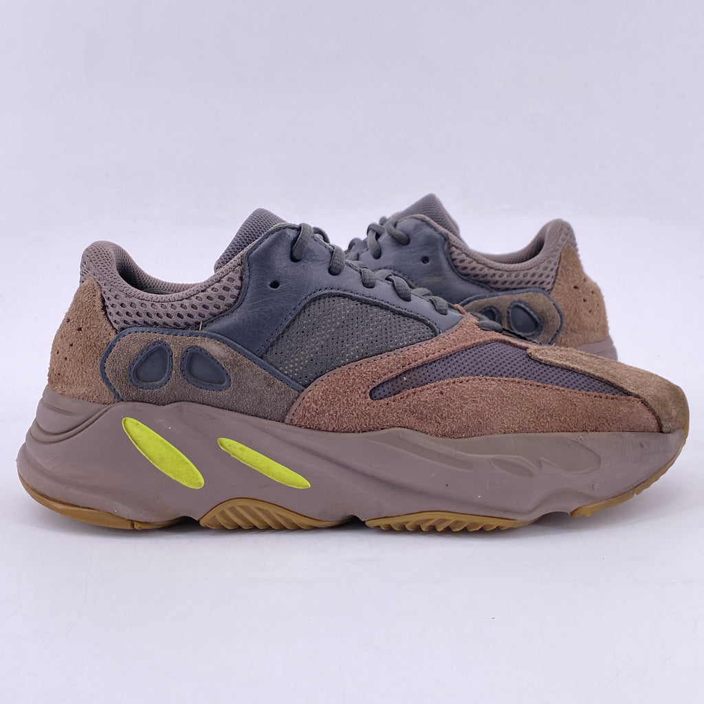 Yeezy 700 "Mauve" 2018 Used Size 9.5