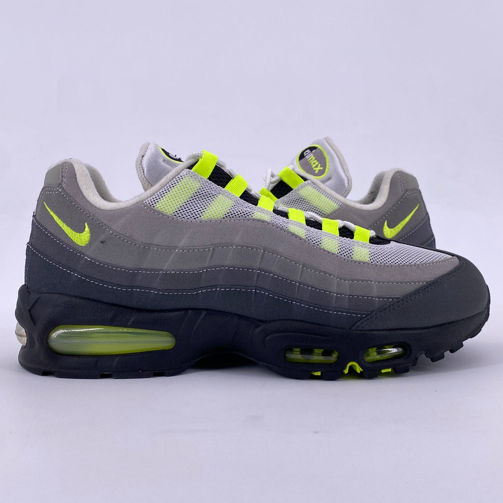Nike Air Max 95 "Neon" 2025 Used Size 11.5