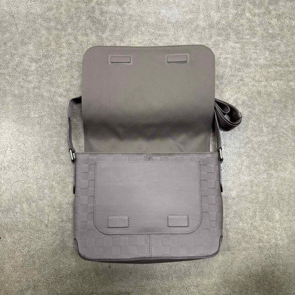 Louis Vuitton Messenger Bag "DISTRICT" Used Grey Size PM