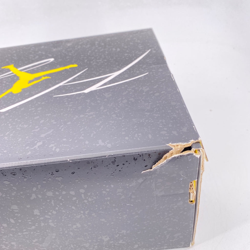 Air Jordan 4 Retro "Thunder" 2023 Used Size 9