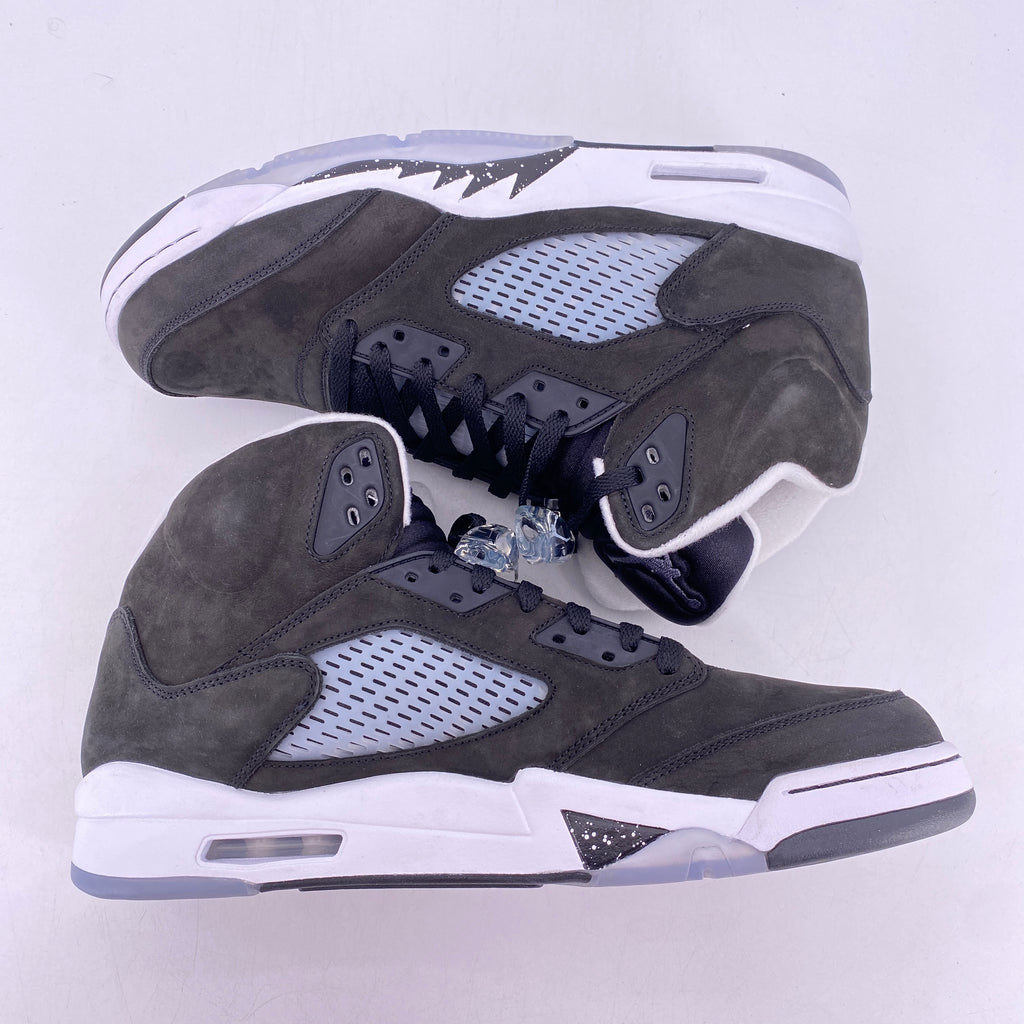 Air Jordan 5 Retro "Moonlight" 2021 Used Size 13