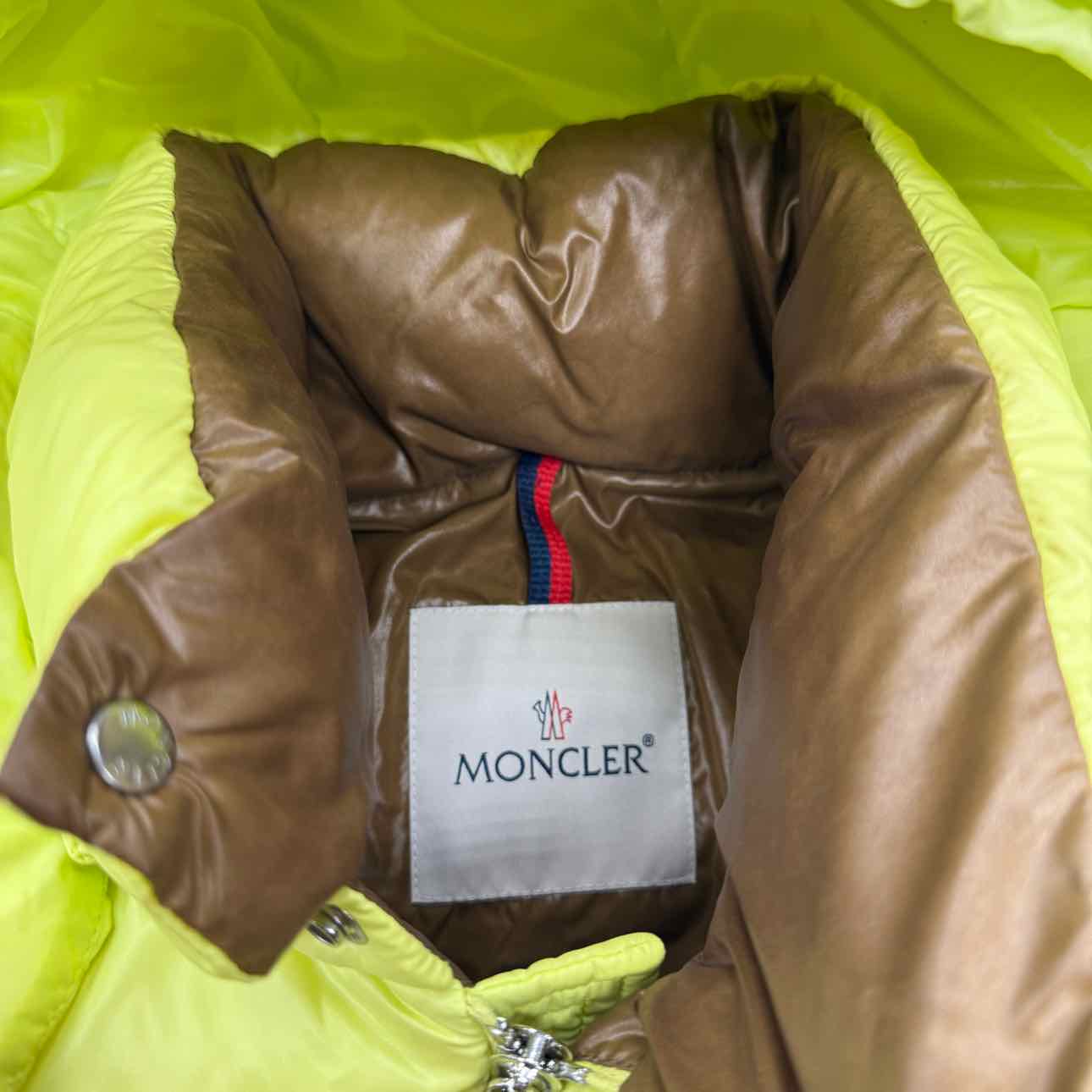 Moncler puffer jacket "GIUBBOTTO" Neon Used Size 4