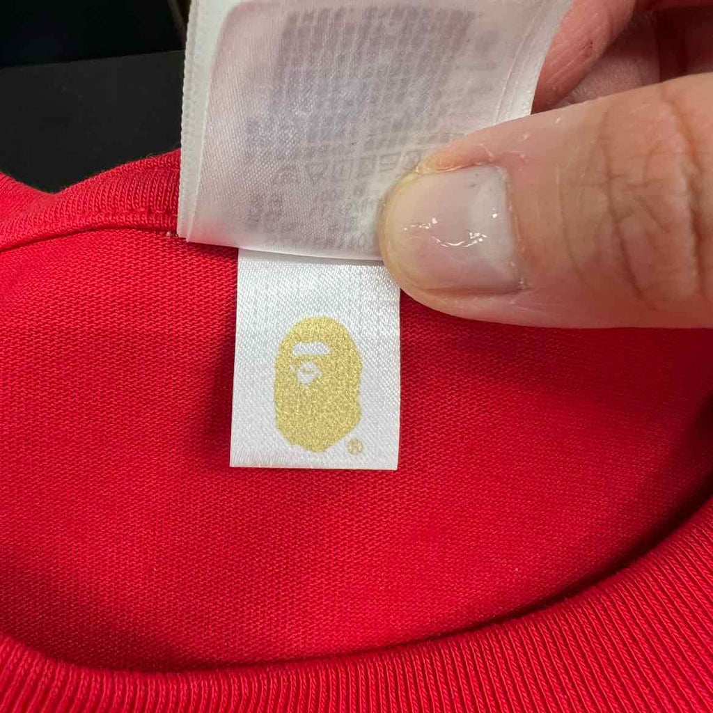 Bape T-Shirt "SLOGAN" Red Used Size L