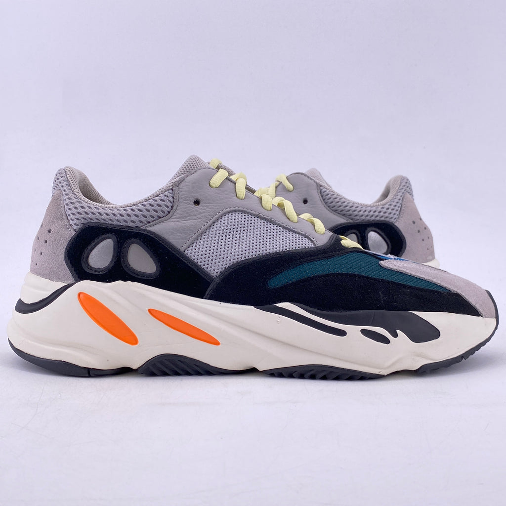 Yeezy 700 "Waverunner" 2017 Used Size 11