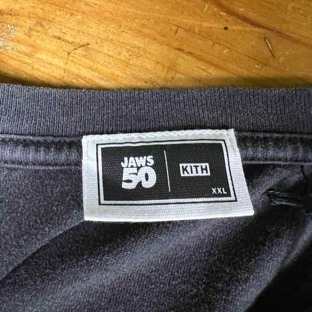 Kith T-Shirt "JAWS" Black New Size 2XL