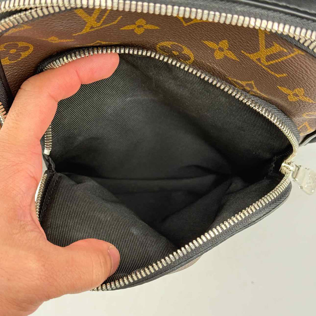 Louis Vuitton Bag "AVENUE SLING BAG" Used Brown
