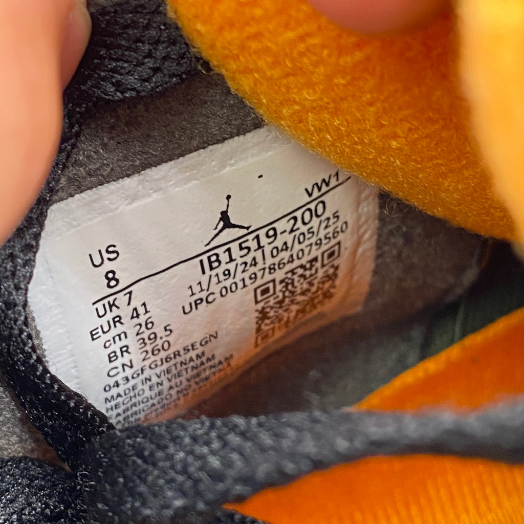 Air Jordan 4 Retro "Undefeated" 2025 Used Size 8