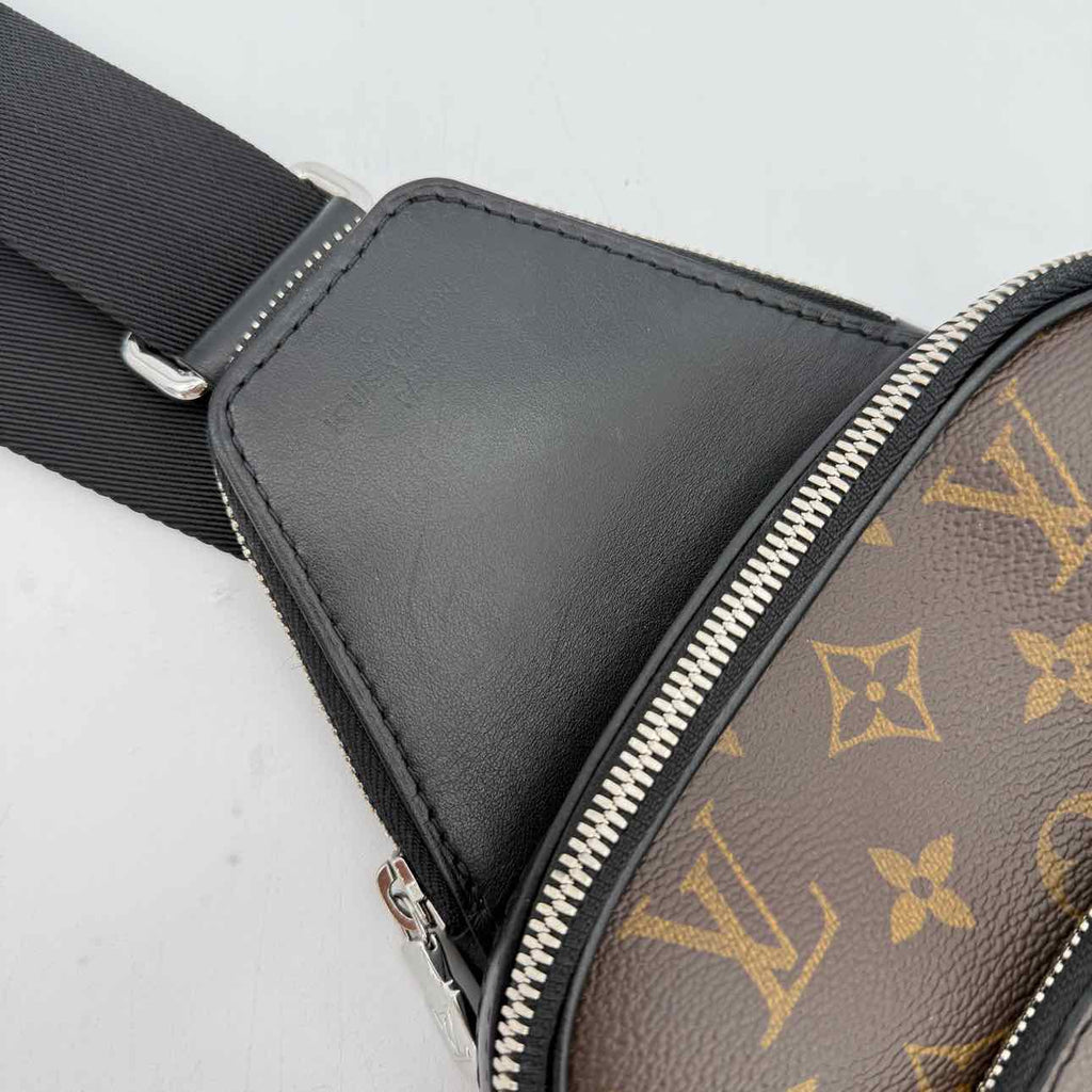 Louis Vuitton Bag "AVENUE SLING BAG" Used Brown