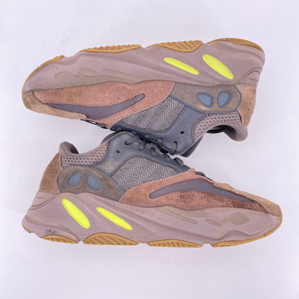 Yeezy 700 "Mauve" 2018 Used Size 9.5