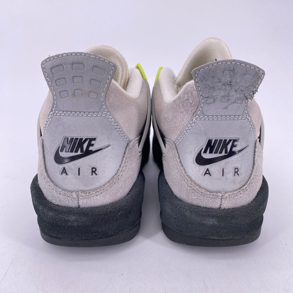 Air Jordan (GS) 4 Retro "Neon" 2020 Used Size 4Y