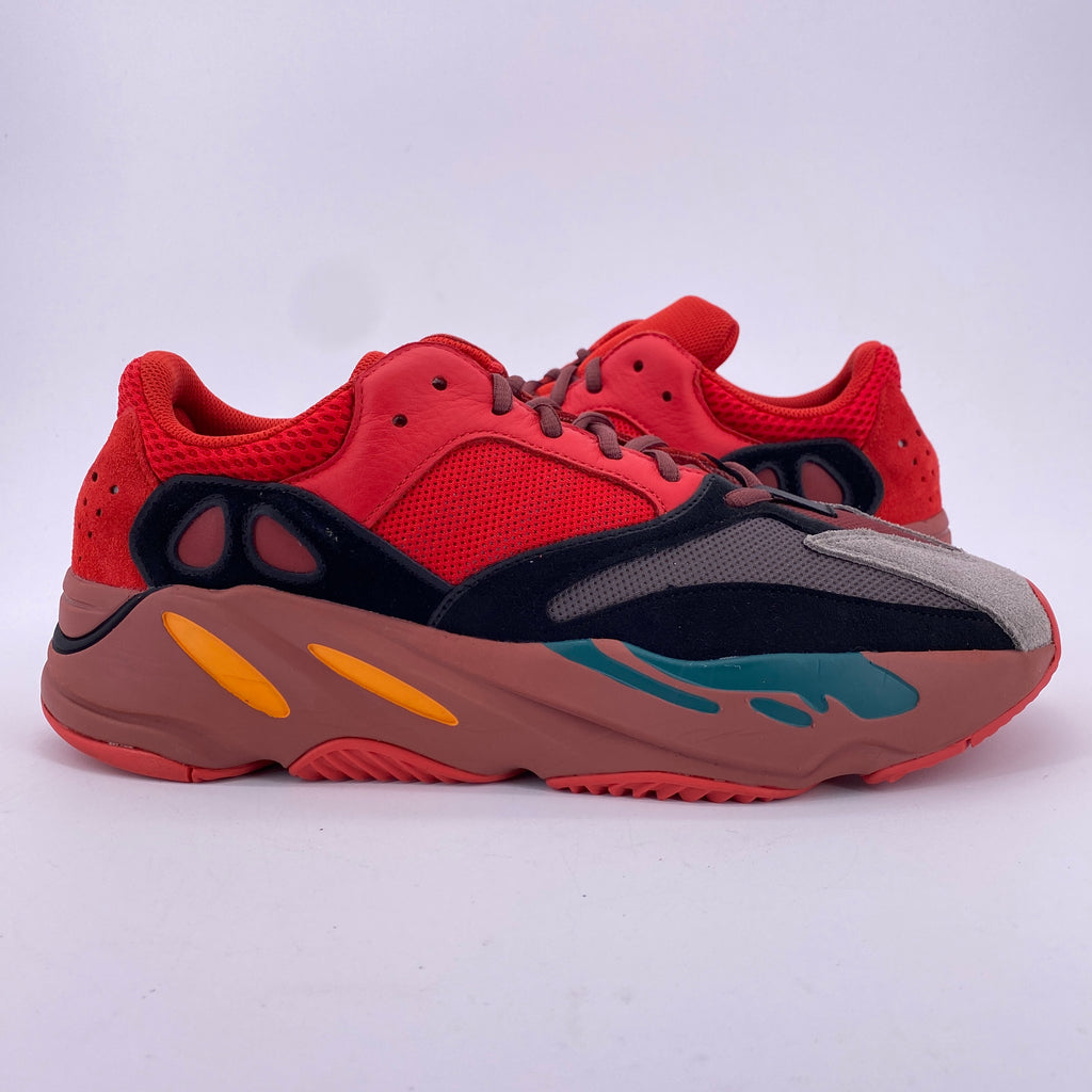 Yeezy 700 "Hi-Res Red" 2022 Used Size 12
