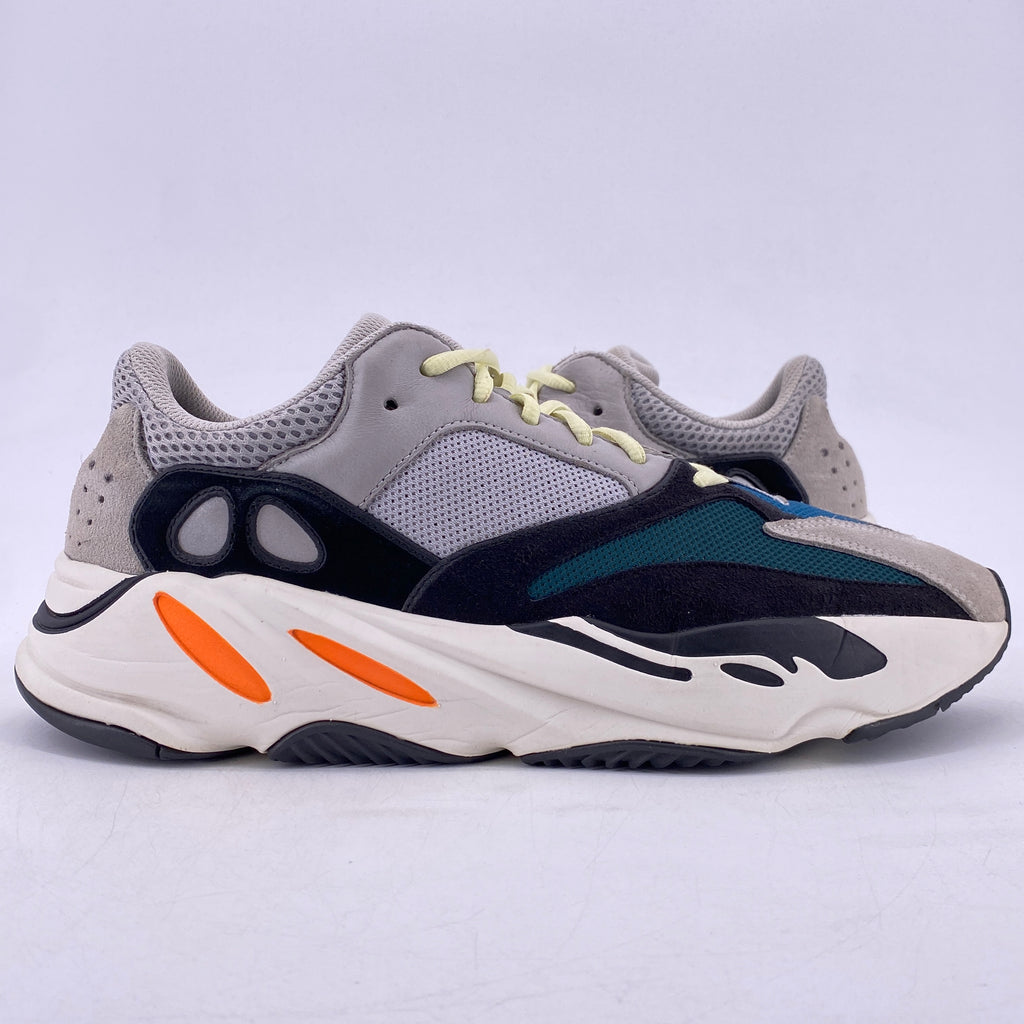 Yeezy 700 "Waverunner" 2017 Used Size 12
