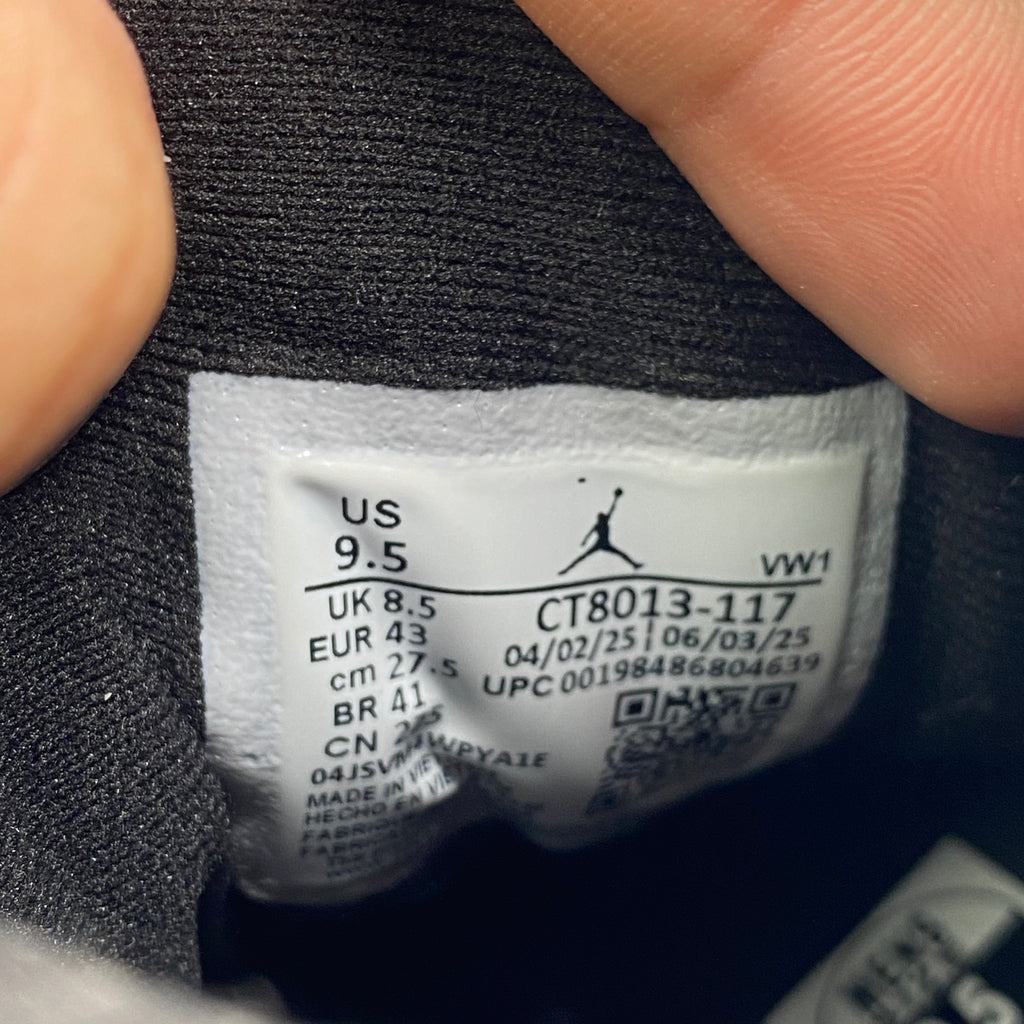 Air Jordan 12 Retro "Taxi" 2025 Used Size 9.5