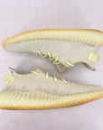 Yeezy 350 v2 "Butter" 2018 Used Size 8.5