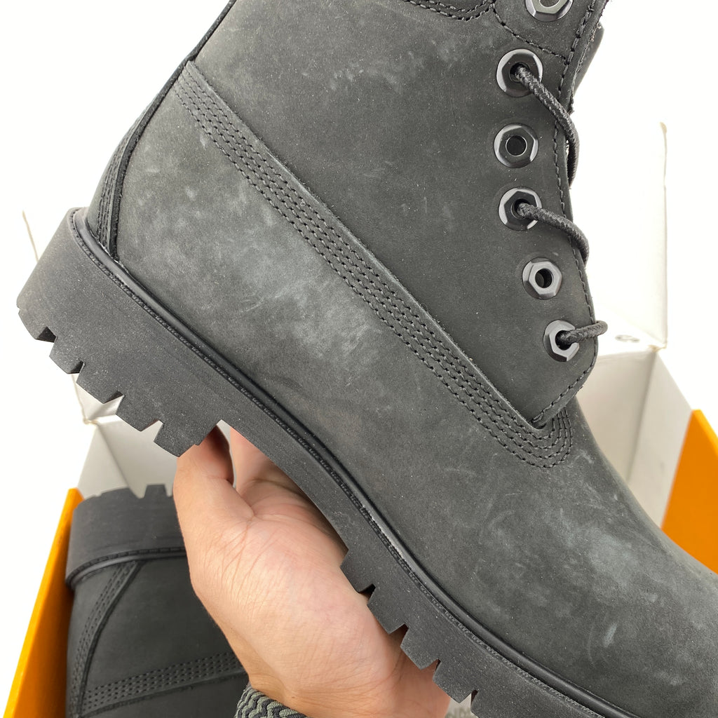 Timberland 6 Inch Boot "Black"  New Size 7.5