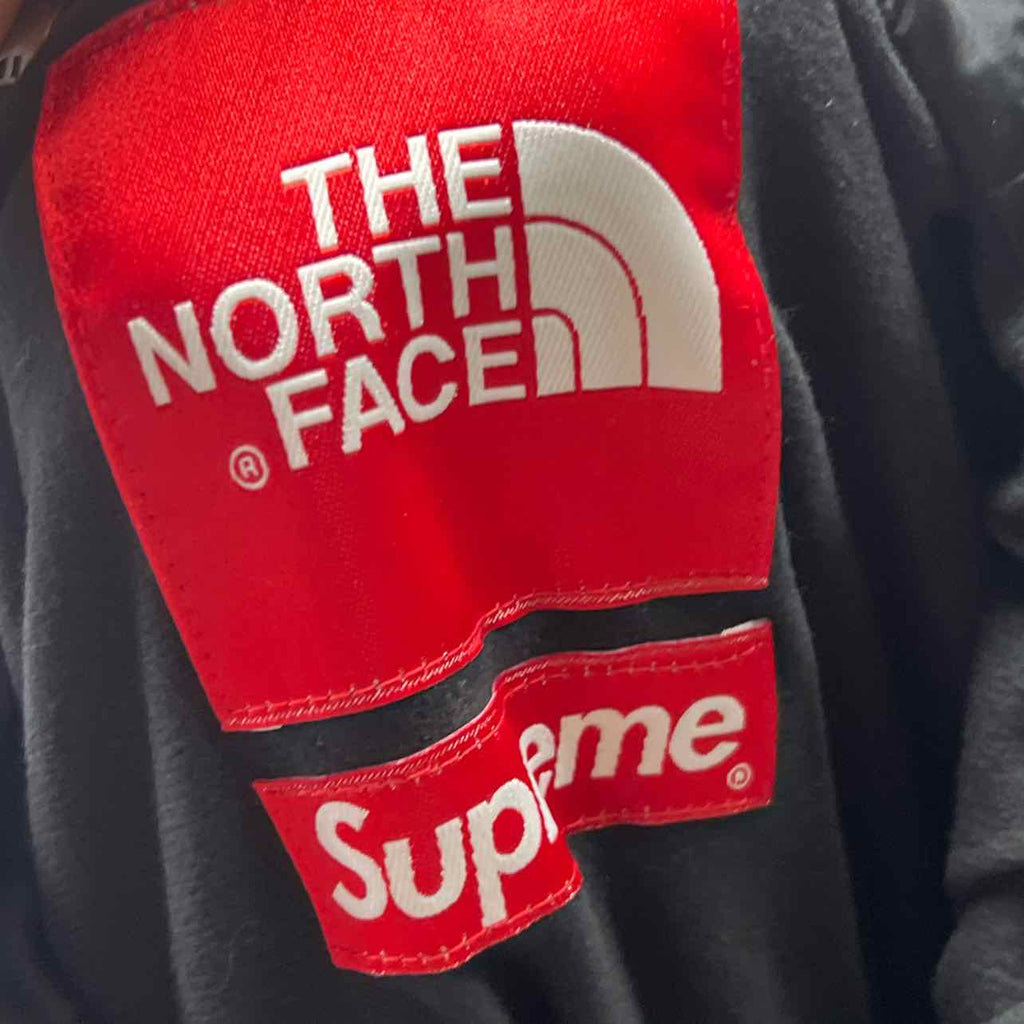 Supreme Jacket "TNF BANDANA" Navy New Size S