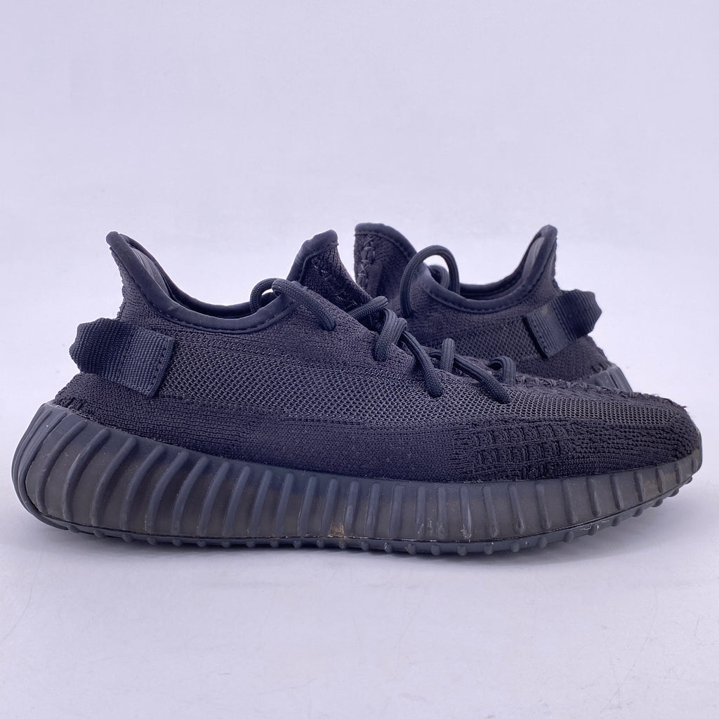 Yeezy 350 v2 "Onyx" 2022 Used Size 7