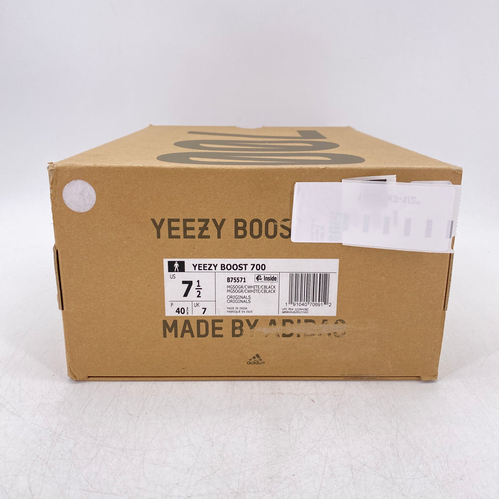 Yeezy 700 "Waverunner" 2023 Used Size 7.5