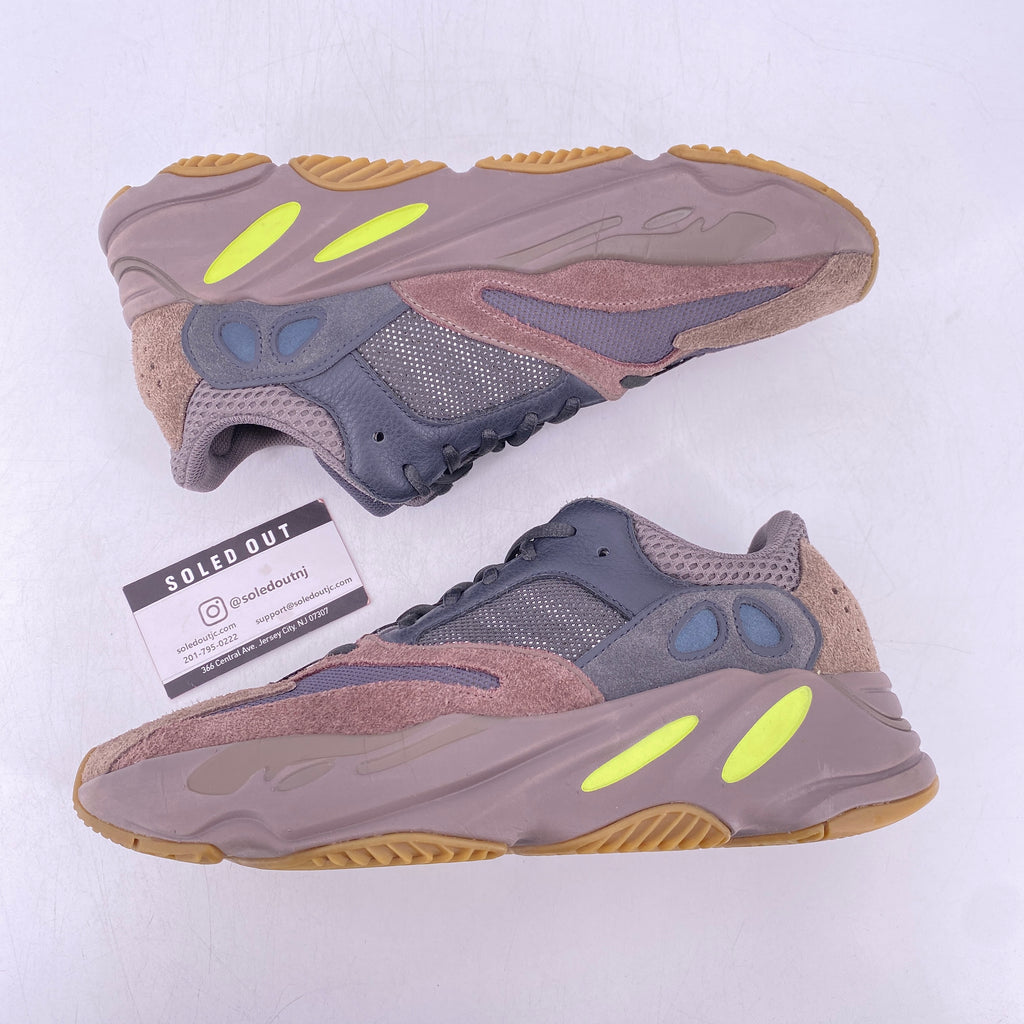 Yeezy 700 "Mauve" 2018 Used Size 9