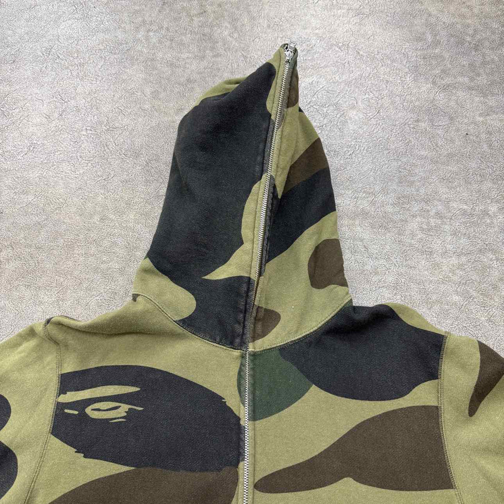 Bape Zip Up "BUSY WORKS" Camo Used Size L